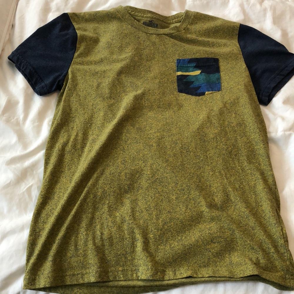 Hollister t shirt